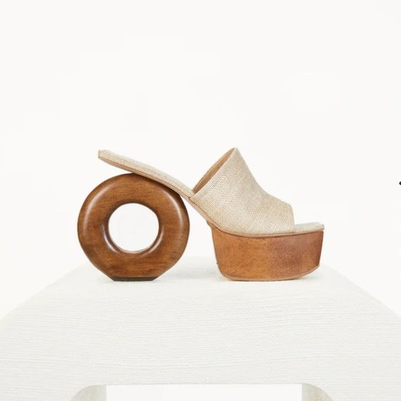 cult gaia Shoes - NIB Cult Gaia Ryka Platform sandal pump